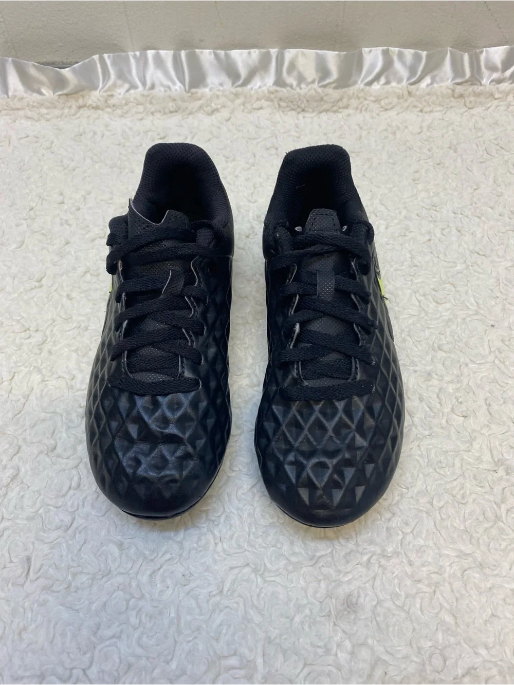 Nike Legend Tiempo 8 Club FG/MG Black Soccer Cleats boys Size 13C